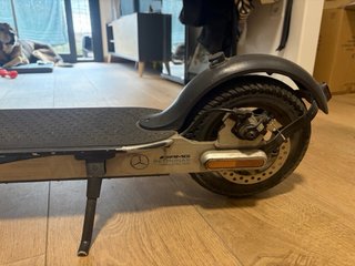 Patinete Eléctrico Mercedes AMG Petronas