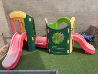 Parque Infantil Little Tikes con Dos Toboganes