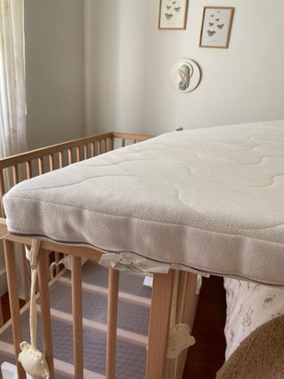 Cuna de madera IKEA con colchón