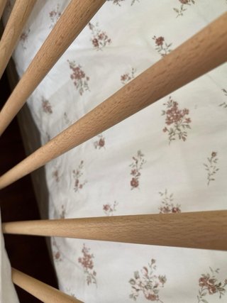 Cuna de madera IKEA con colchón