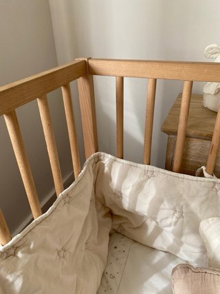 Cuna de madera IKEA con colchón