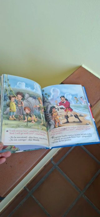 Libro cuentos clásicos castellano-inglés