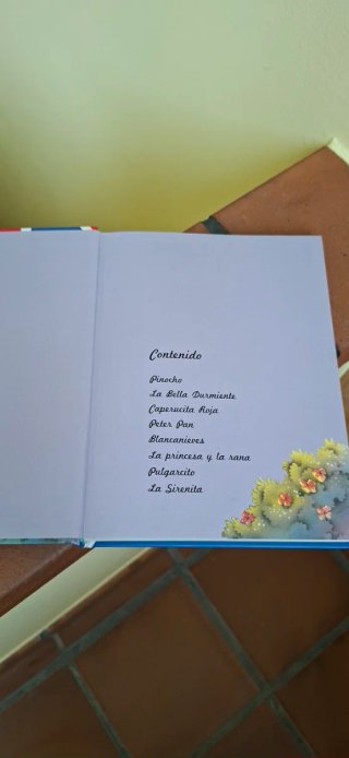 Libro cuentos clásicos castellano-inglés