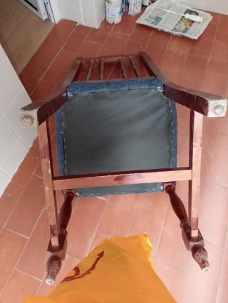 Set de 4 sillas de madera.Sin envio