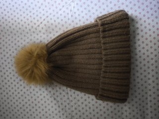 Gorro de lana con pompón