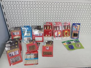Lote 29 blisters Perchas Adhesivas Bricolage