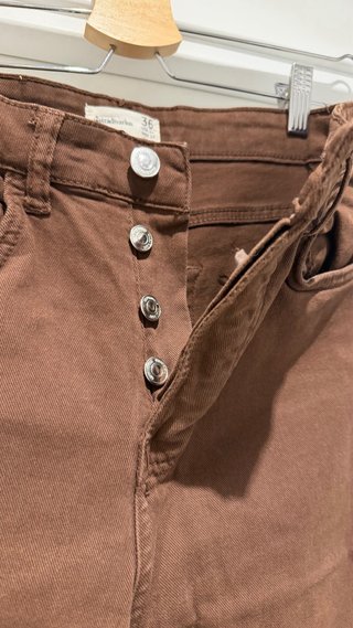 Pantalón vaquero Stradivarius marrón s
