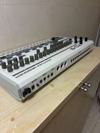 Caja de Ritmos Behringer RD-9