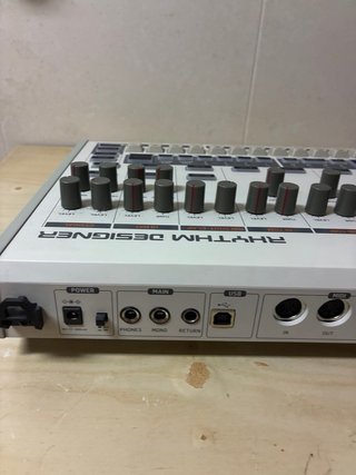Caja de Ritmos Behringer RD-9