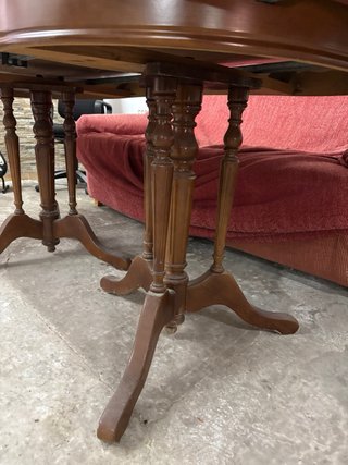 Mesa de Madera Clásica