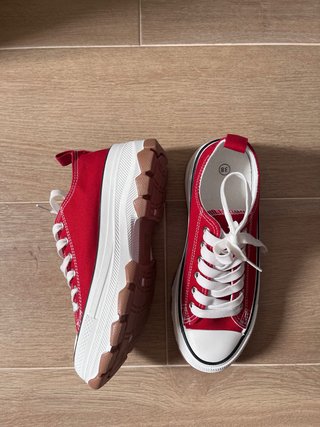 Zapatillas Plataforma Rojas y Blancas Talla 38