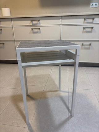 Mesa auxiliar blanca
