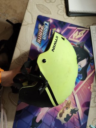 Casco Btwin Negro y Amarillo
