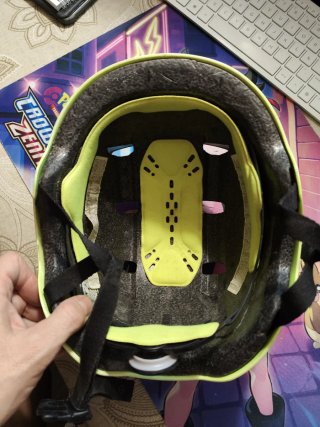 Casco Btwin Negro y Amarillo