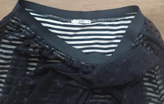 Falda midi Esprit negra con lunares