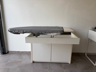 Mueble Multifunción y Tabla de Planchar Extraible