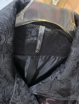 Abrigo desigual mujer, talla L pero da poca talla