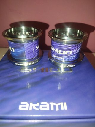 2 Carretes de Pesca Akami