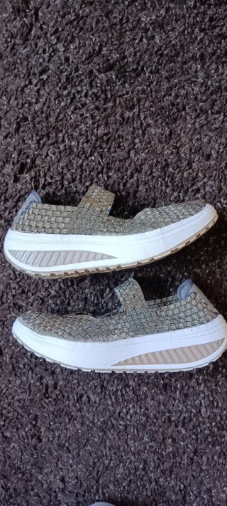 Zapatillas ergonómicas nuevas