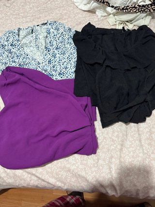 Peto Vaquero Azul y pantalon livis cada uno 20€