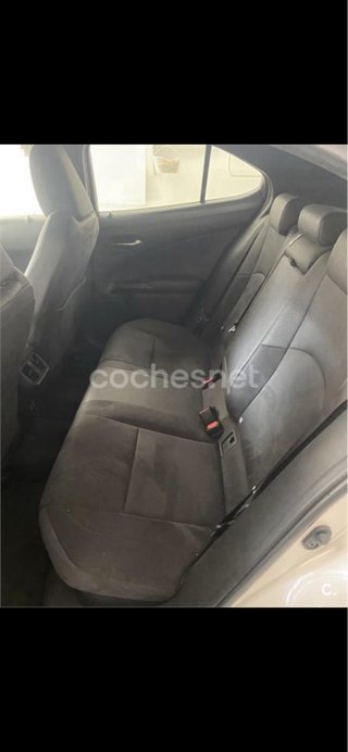 Lexus UX 2020