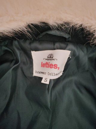 Abrigo Lefties verde con cuello pelo Talla S