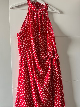Vestido de verano rojo estampado