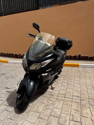 Kawasaki J300 Maxi Scooter - 2019