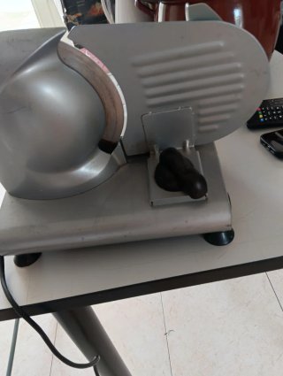 Cortadora de Embutidos Eléctrica