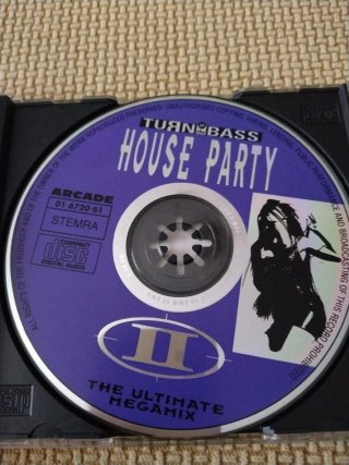 CD HOUSE PARTY II - The Ultimate Megamix