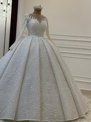 Vestido de novia blanco con pedrería