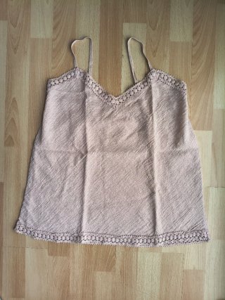 Camiseta tirantes con encaje