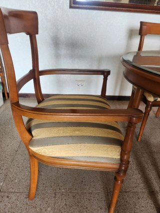 Mesa de comedor con 8 sillas