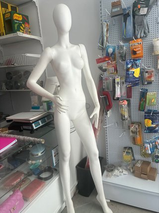 Maniquí mujer blanco