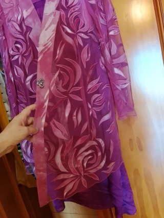 Traje de fiesta rosa fucsia