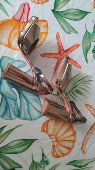 Sandalias Stradivarius Tacon Bronce Metalizado