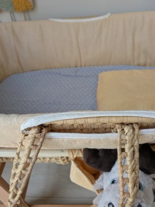 Moisés Cambrass con balancín de madera