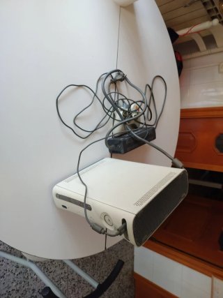 Xbox 360 + Farcry 3 (sin caja)