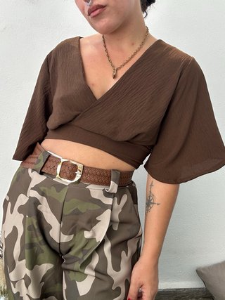 Blusa marron fluida espalda descubierta
