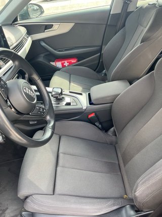 AUDI A4 35 TFSI S line tronic 110kW