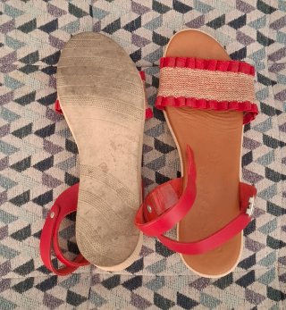 Sandalias Rojas y Beige