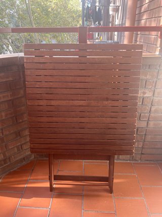 Mesa plegable de madera para terraza