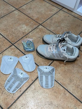 Adidas Forum x Bad Bunny Gris/Blanco