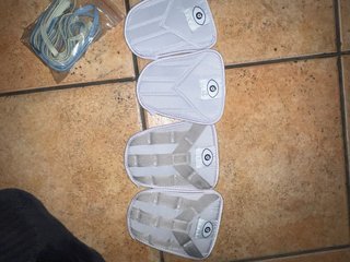 Adidas Forum x Bad Bunny Gris/Blanco