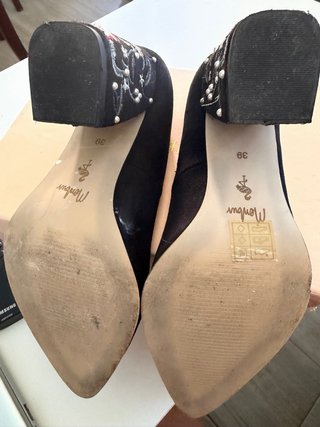 Zapatos de tacón bordados Menbur talla 39