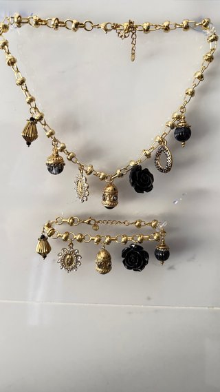Conjunto de Collar y Pulsera con Abalorios