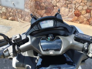 Honda Integra 750