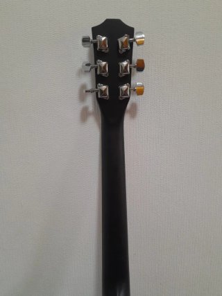 Guitarra Negra Modelo VG-KA