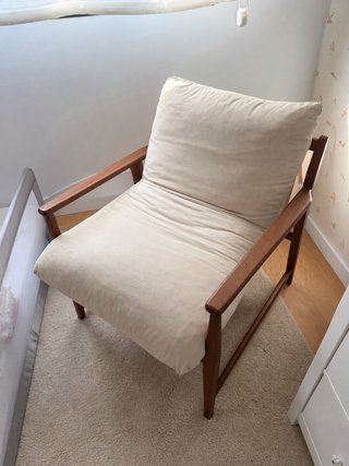 Butaca de Madera con Cojín Beige