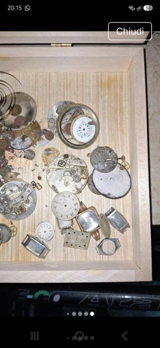 Lotto meccanismi, quadranti, casse orologi vintage